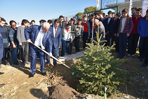 İHL ÖĞRENCİLERİ ATIL ALANA HAYATI GÖTÜRDÜLER