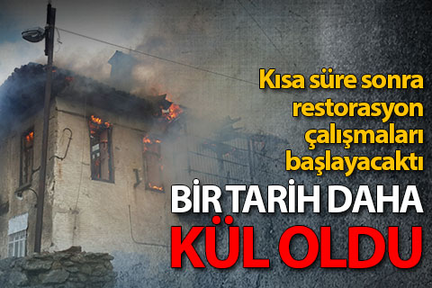 Buldan’da tarihi ev alevlere teslim oldu