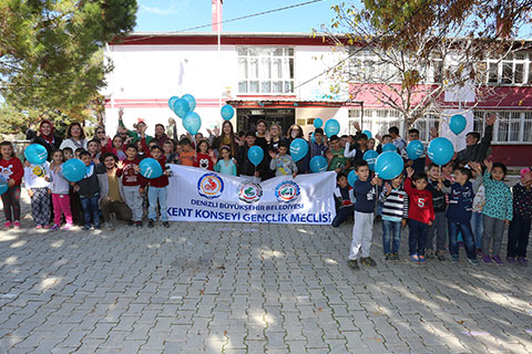Kent Konseyi Çal’da miniklerle buluştu