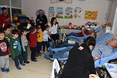 Miniklerden Kızılay’a anlamlı destek
