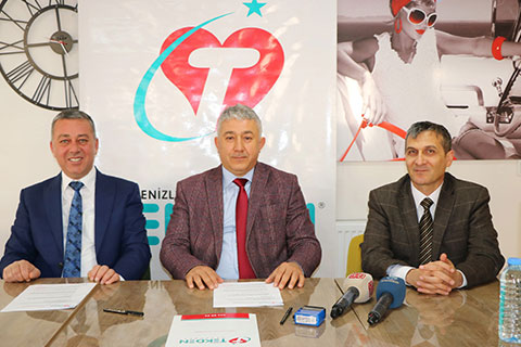 Tekden’den Hastanesi’nden kuaförlere jest