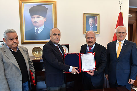 İki hayırseverden Acıpayam’da eğitime katkı