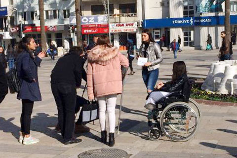 PAÜ’lü öğrencilerden anlamlı mesaj