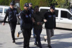 Afganları dövüp gasp ettiği öne sürülen 4 kişi yakalandı
