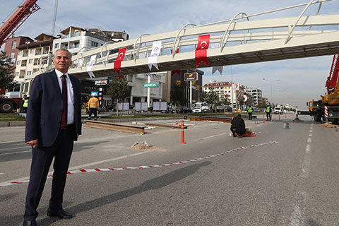 Üniversite üst geçidinde sona gelindi