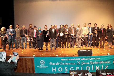 Şiir coşkusu başladı