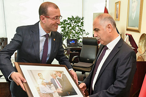 DGC Yönetimi’nden Vali Karahan’ı duygulandıran jest