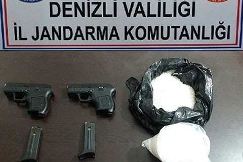 Sarayköy’de 700 gram metamfetamin ele geçirildi