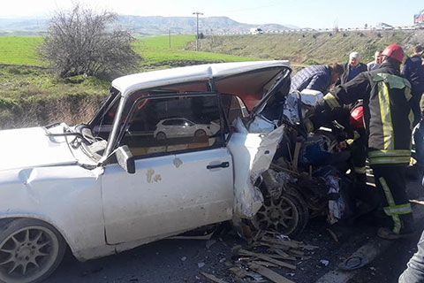 Kumkısık’ta feci kaza. Sürücünün bacağı koptu