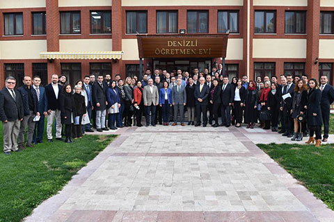 Yazar Öğretmenlere ‘Başarı Belgesi’