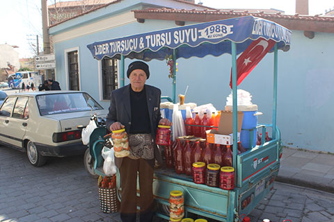 Denizlili turşucudan anlamlı davranış