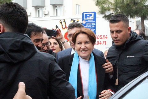 Meral Akşener hükümete Denizli’den yüklendi