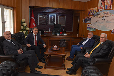 Eski Bakan Güçlü’den sürpriz ziyaret