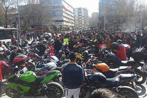Denizlili motosikletçilerden şehitlere saygı