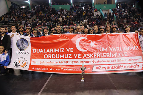Tavaslı zeybeklerden Mehmetçiğe selam