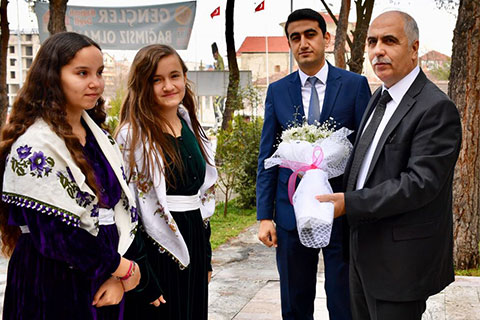 Vali Karahan Bozkurt ve Çardak’ı ziyaret etti