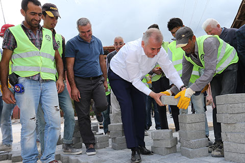 Büyükşehir’den 7,5 milyon metrekare kilit parke taşı