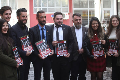 Siyaset D yayın hayatına girdi, ilk sayısında ilginç hikayeler yer aldı