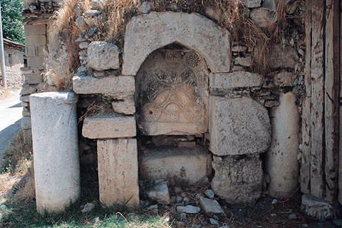 Eumania Antik Kenti kazı yapan 4 kişi yakalandı