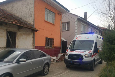 Yaşlı kadın evinde ölü bulundu