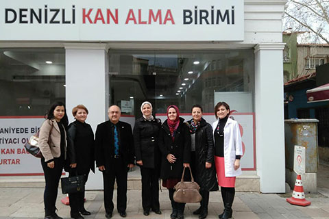 AK Partili kadınlardan kan bağışı
