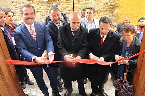 Dr. Behçet Uz Kültür Merkezi açıldı