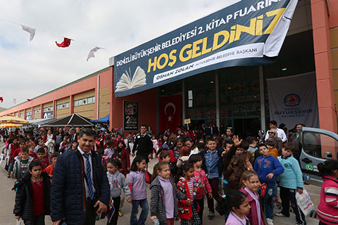Büyükşehir Kitap Fuarı kapılarını açtı