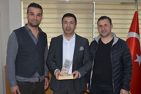 DTO BAŞKANI Erdoğan’a fuar plaketi