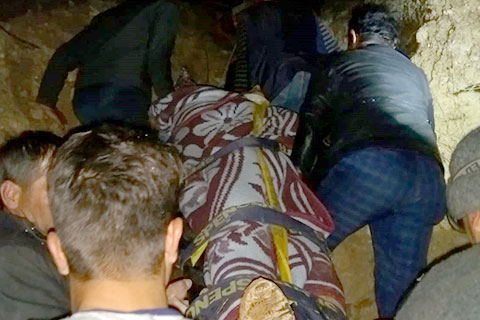 Mantar toplarken uçuruma düştü