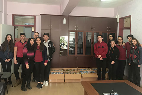 Lise öğrencilerinden Mehmetçik’e destek