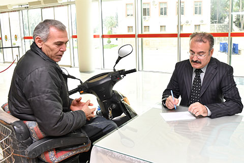 Vali yardımcısı sorun dinledi
