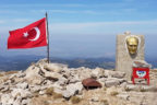 Akdağ zirvesine Atatürk büstü