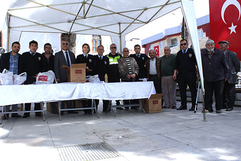 Polislerden Çallılara irmik helvası