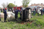 Hafif ticari araç şarampole devrildi: 4 yaralı
