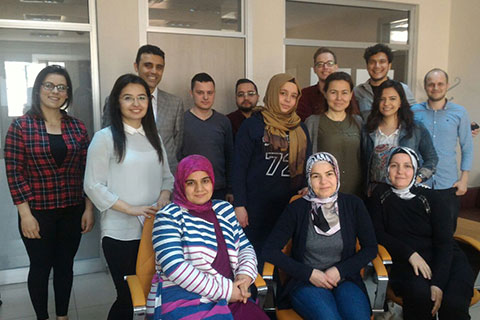 İŞSİZLERE ÖZGÜVEN AŞILANDI, SUNUM TEKNİKLERİ ÖĞRETİLDİ