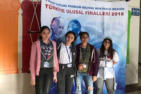 PEV’in öğrencileri problemleri çözüyor