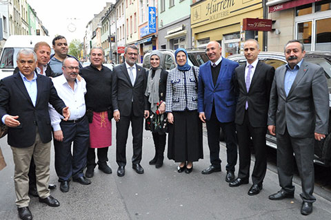 Ramazanoğlu, “İslamofobinin hedefi Müslüman kadınlar”