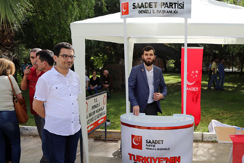 SAADET PARTİSİ 100 BİN İMZA İÇİN SAHADA