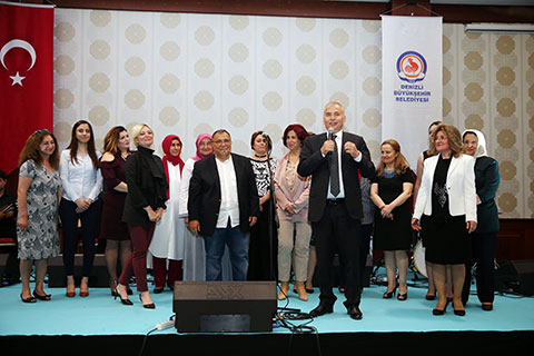 Başkan Zolan’dan annelere jest