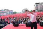 İnce ilk kez mitinginde selfie çekti