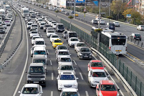 DENİZLİ’DE 400 BİN ARAÇ VAR