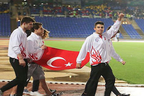 PEV’in rekortmen yüzücüsü Baturalp Ünlü, başarısının sırrını denizlihaber’e anlattı