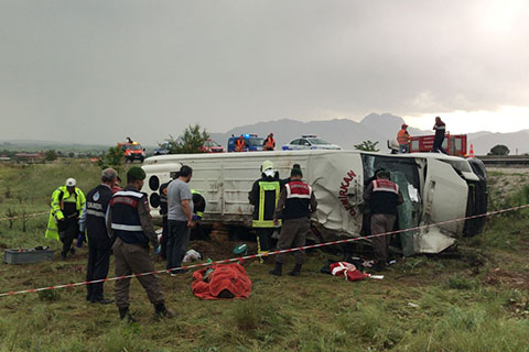Acıpayam’da kaza: 1 ölü 13 yaralı