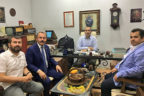 Tin esnaf komşularını ziyaret etti