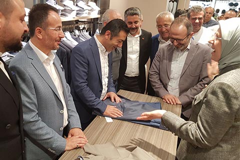 Bu açılış, iş ve siyaset dünyasını buluşturdu