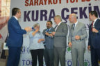 Sarayköy’de 378 kişi kura çekimiyle ev sahibi oldu