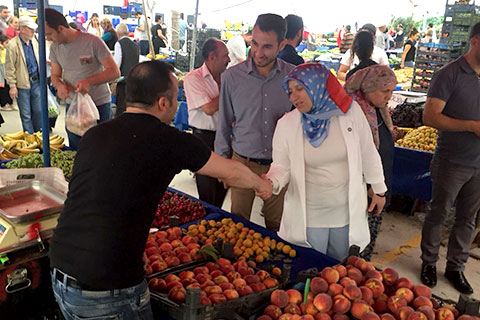 İYİ Parti Milletvekili Adayı Şule Türkarslan temposunu artırdı