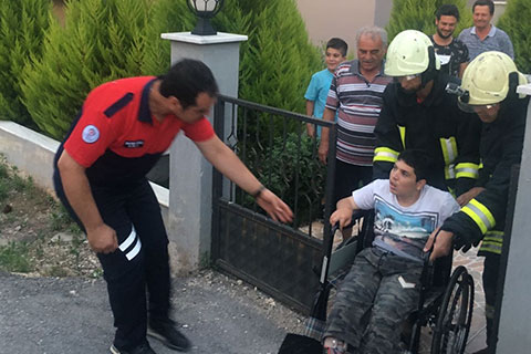 Denizli itfaiyesinden engelli gence sürpriz