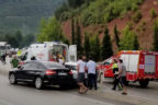 KARŞI ŞERİDE GEÇTİ 3 ARACA ÇARPTI