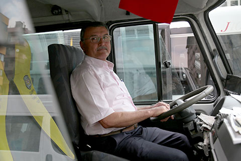 Şiir tutkunu servis şoförü